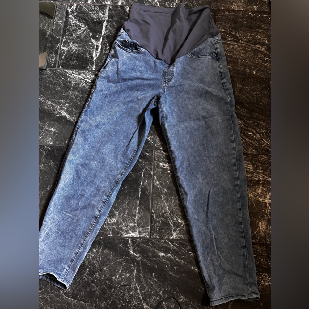 Blue Skinny Jeans with Classic Denim Appeal